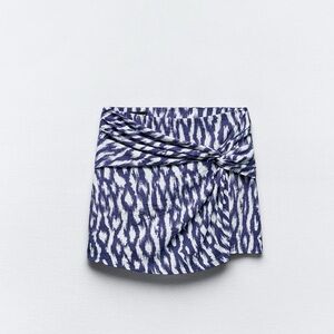 ZARA- Printed skort with knot, size XL